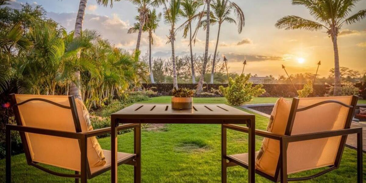 luxury movie theater in Waikoloa