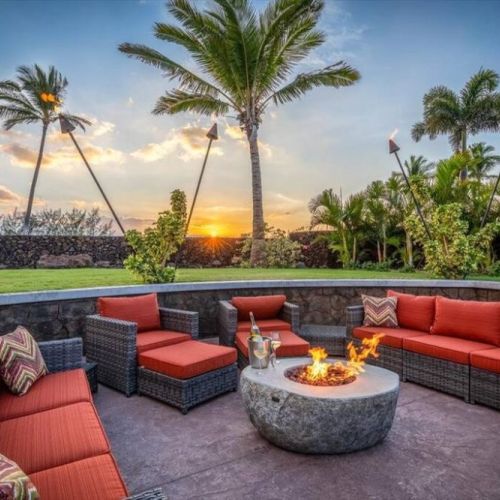Enjoy The Sunsets In This Gorgeous Lounge Area With Torches Around The Perimeter And Seating For 8